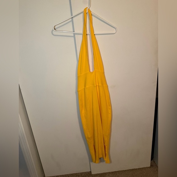 NWT Revolve Callahan Knitwear Keyhole Mimi Midi Dress in Mango Size XS. - Picture 3 of 7